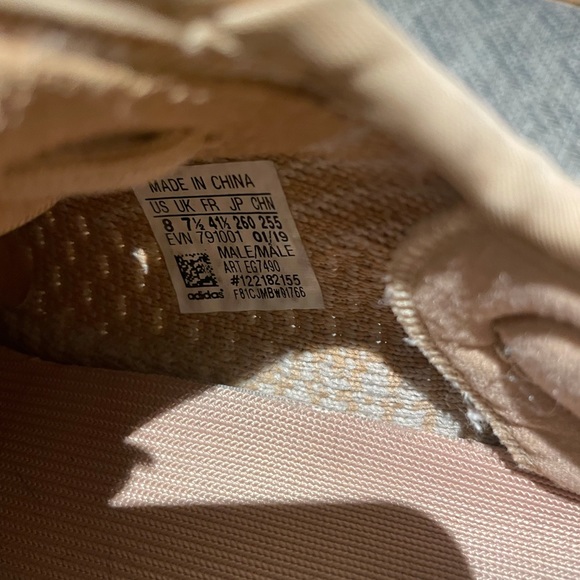 Authentic yeezy 350 sans size US8 - Picture 3 of 3